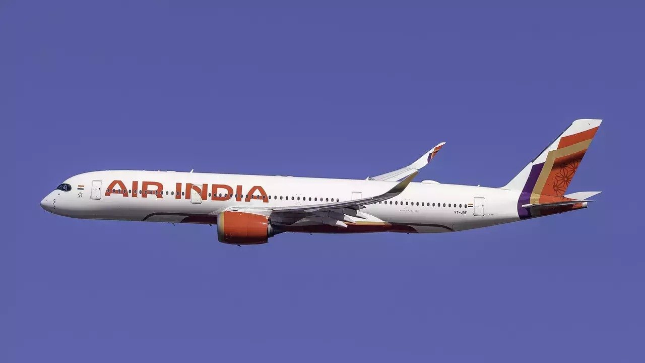 Planning to Carry Mangoes on a Flight? Know These Important Travel Rules First