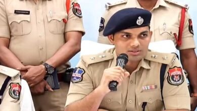 Karimnagar police briefing media about the PMJ jewellery robbery case involving a gang that used a secret mobile application