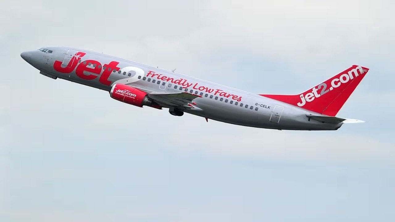 Pilot Suffers Heart Attack During Mid Air Flight Emergency