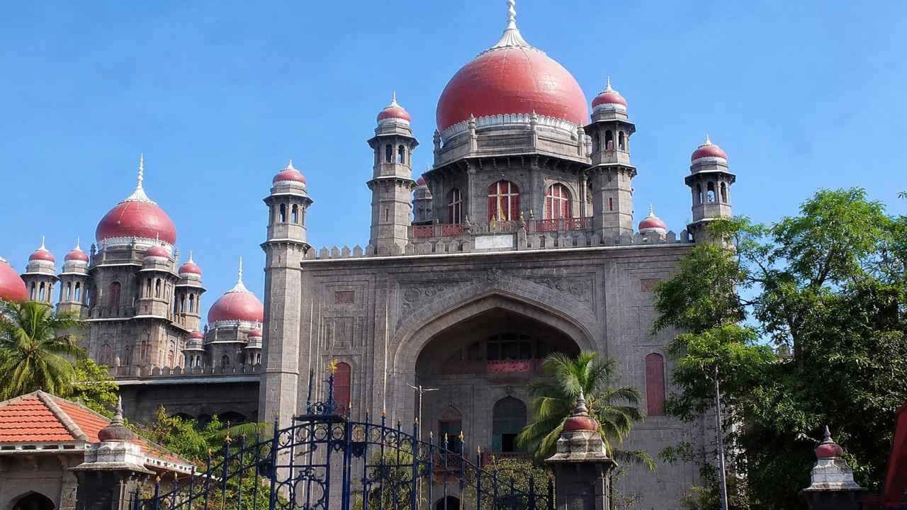 Telangana High Court building related to orders on illegal parking and footpath encroachments in Hyderabad