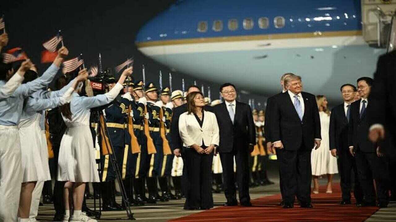 Xi Jinping and Donald Trump during an important summit meeting in Beijing focused on trade relations, Taiwan tensions, and international diplomatic challenges.