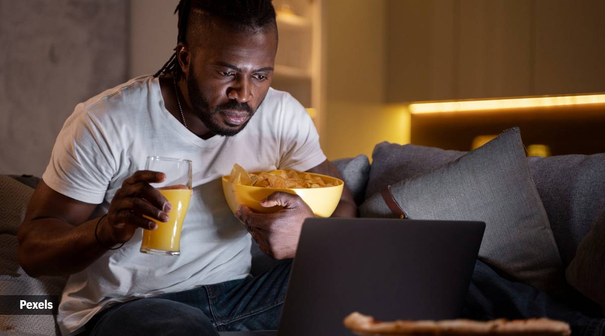 Are You Eating Without Hunger Experts Advise Listening to Your Body Signals