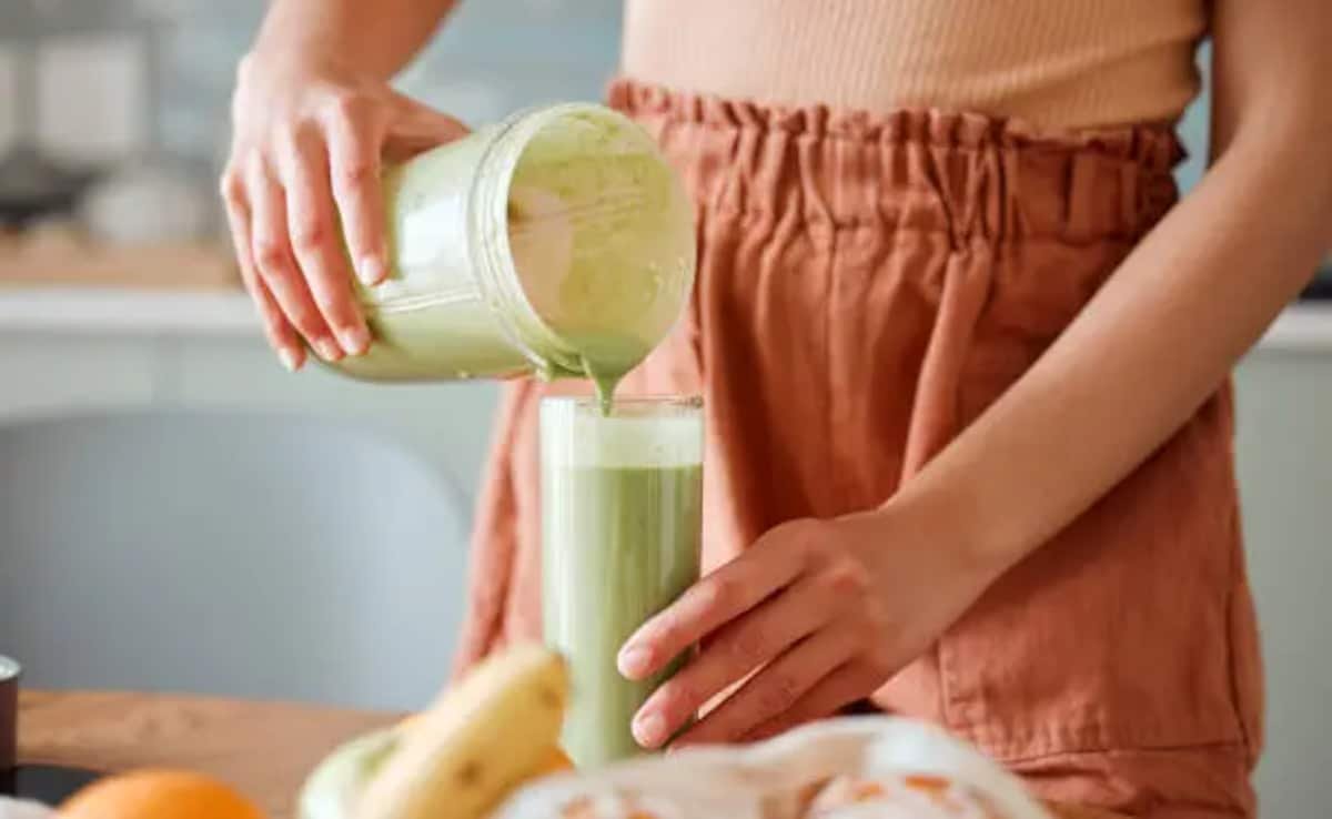 Can This Nutrient Rich Smoothie Help Reduce Hair Fall in Just 15 Days