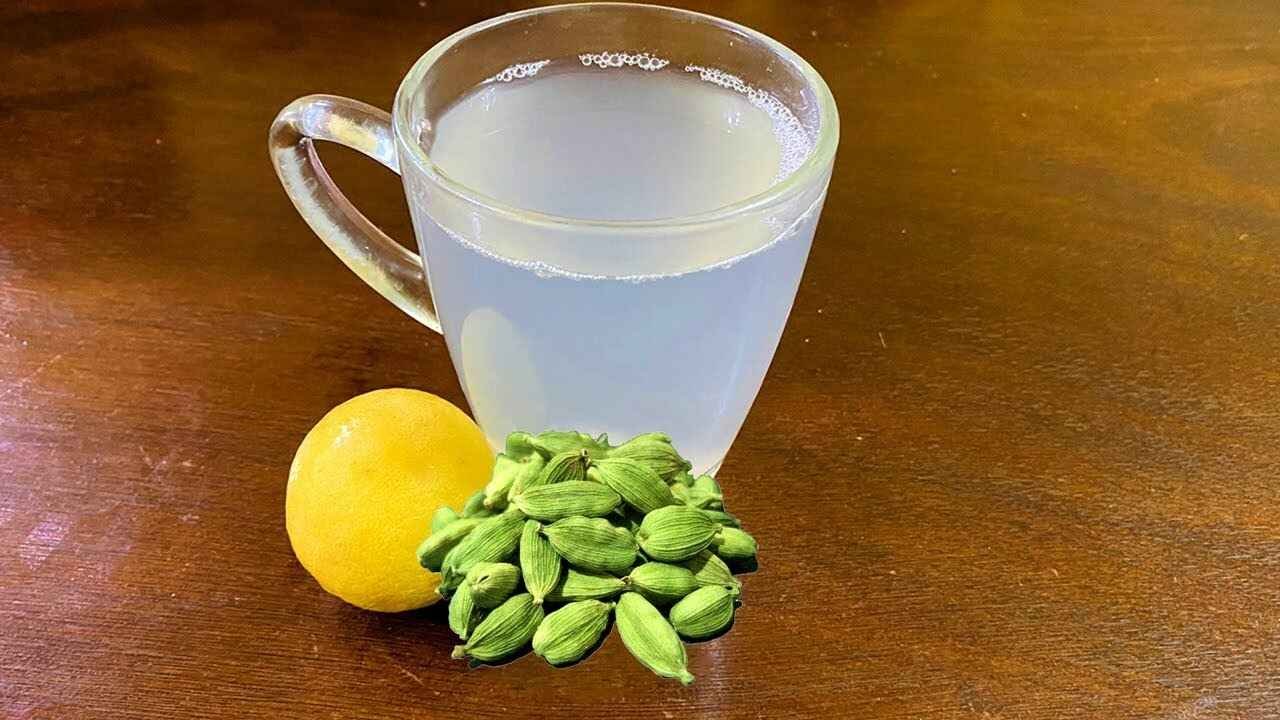 Cardamom and Warm Water at Night Natural Bedtime Habit That May Support Digestion Sleep and Overall Wellness