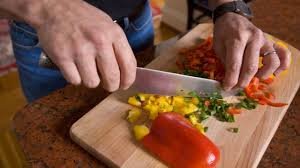 Smart Kitchen Hacks How to Keep Cut Vegetables Fresh for Longer at Home