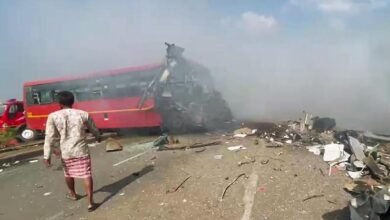 Seven Killed and 40 Injured in Maharashtra State, Bus Crash Near Surat