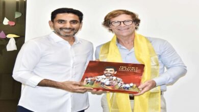 Nara Lokesh Meets Jonty Rhodes: Nara Lokesh Meets South African Cricket Legend Jonty Rhodes to Discuss Sports Development