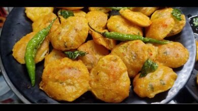 Crispy Aloo Bajji Recipe: Make More Snacks With Less Batter in 10 Minutes