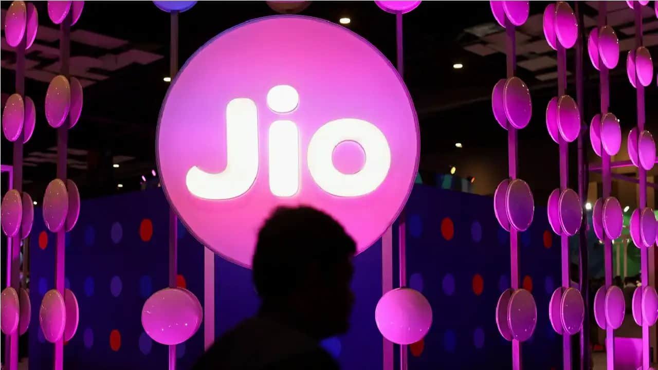 Jio Rs 749 Postpaid Plan Offers Netflix Prime Video and Unlimited 5G Benefits