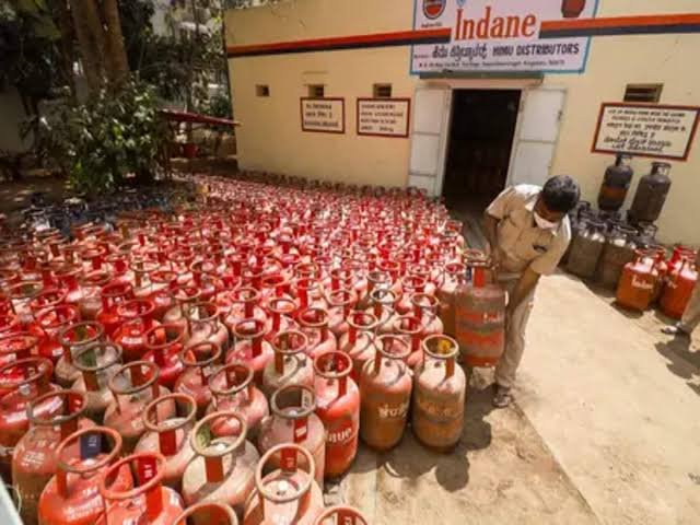 LPG Cylinder Supply Set to Improve as India Expands Gas Imports Beyond Gulf Nations