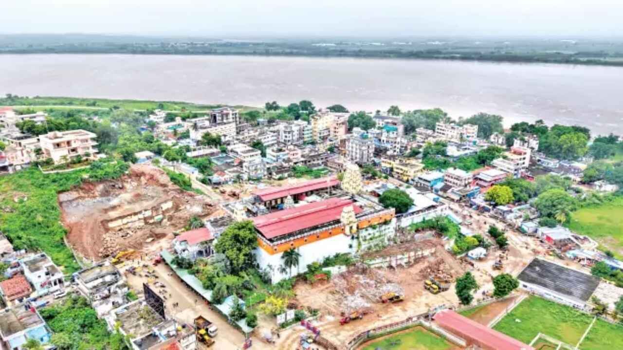 First Flood Warning Issued at Bhadrachalam as Godavari River Continues Rising