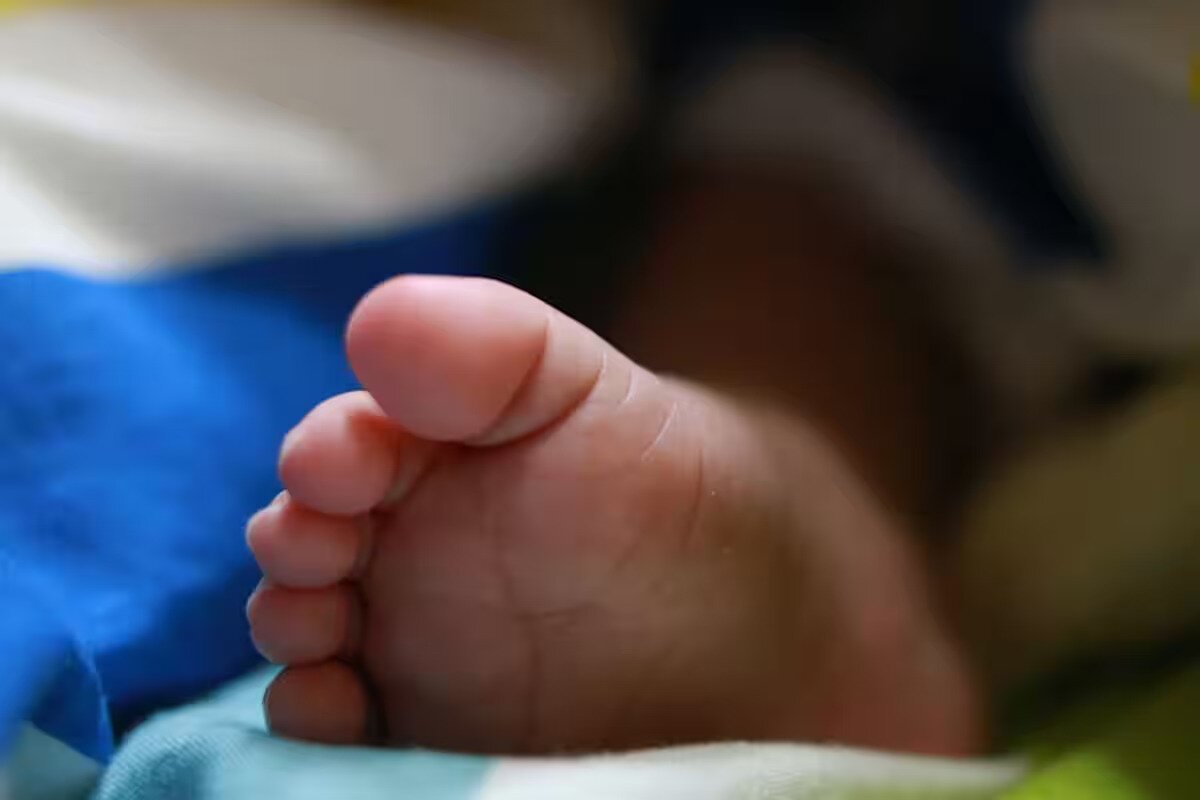 Newborn Injured After Woman Delivers Without Medical Assistance at Government Hospital