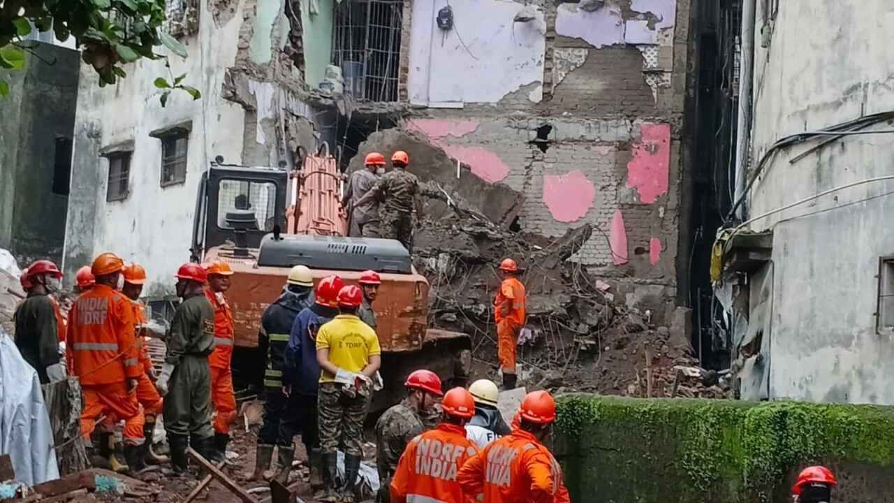Eight Killed After Four Storey Building Collapses in Maharashtra Bhiwandi