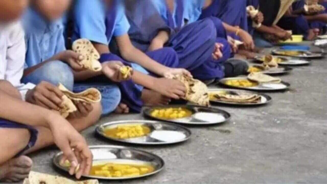 Thirty Students Hospitalised After Suspected Food Poisoning in Mancherial School