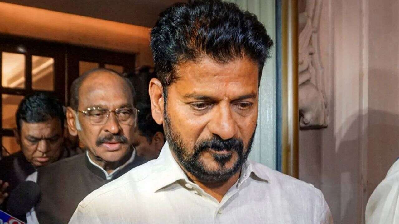 Revanth Mourns MLA: Telangana Chief Minister Revanth Reddy pays tribute to former Bhongir MLA Kommidi Narasimha Reddy after his passing