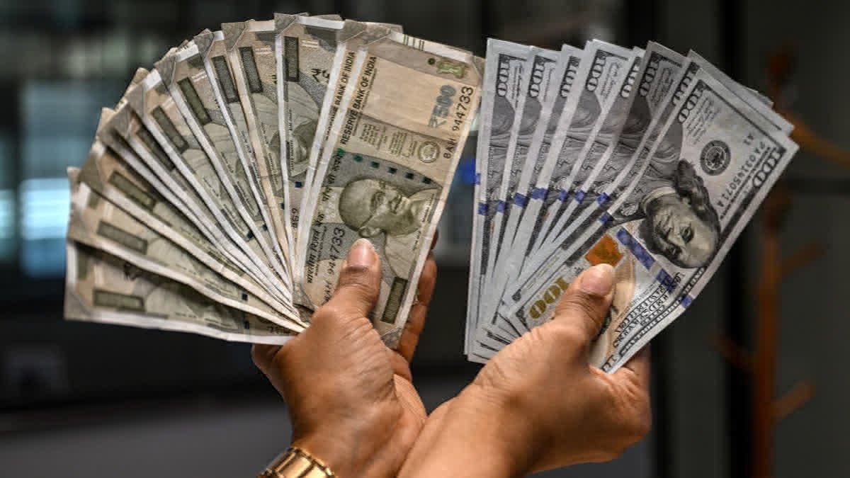 Rupee Drops Against Dollar: Rupee Weakens Against US Dollar, Opens at 95.28 in Early Trade