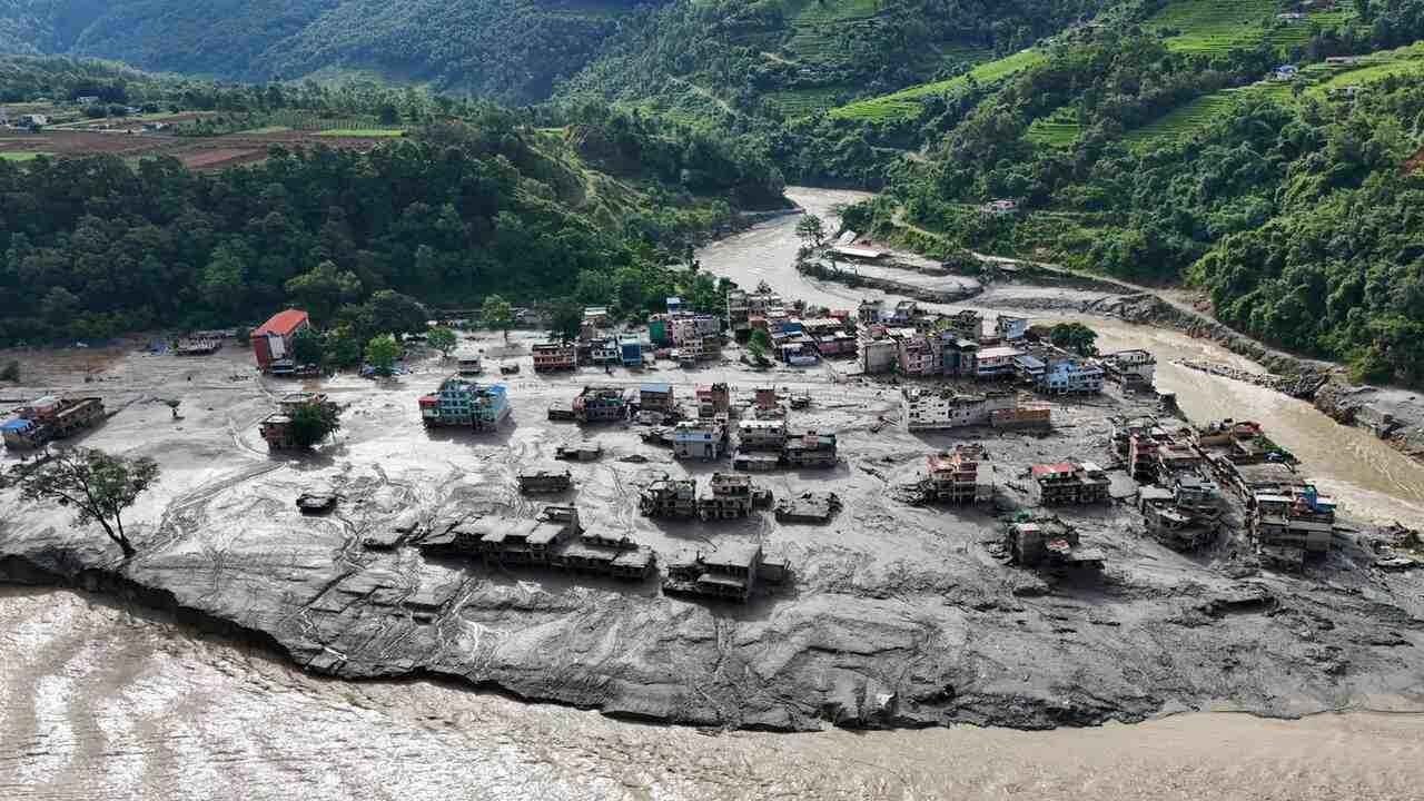 Nepal’s disaster : Nearly 400 Dead as Fresh Flood Threat Emerges in Nepal
