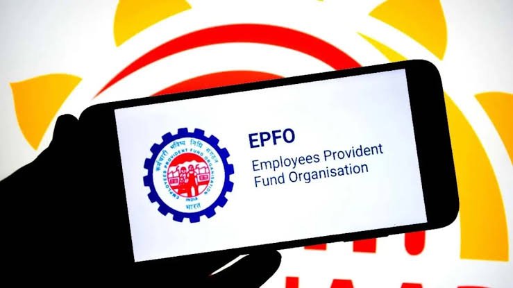 EPFO Salary Limit May Rise to Rs 25000 Bringing Higher PF and Pension Benefits for Employees