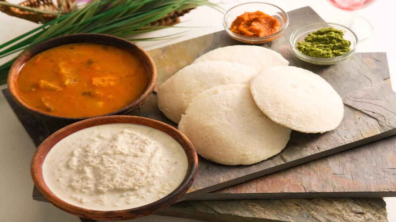 Easy Idli Recipe For Soft And Spongy Idlis At Home
