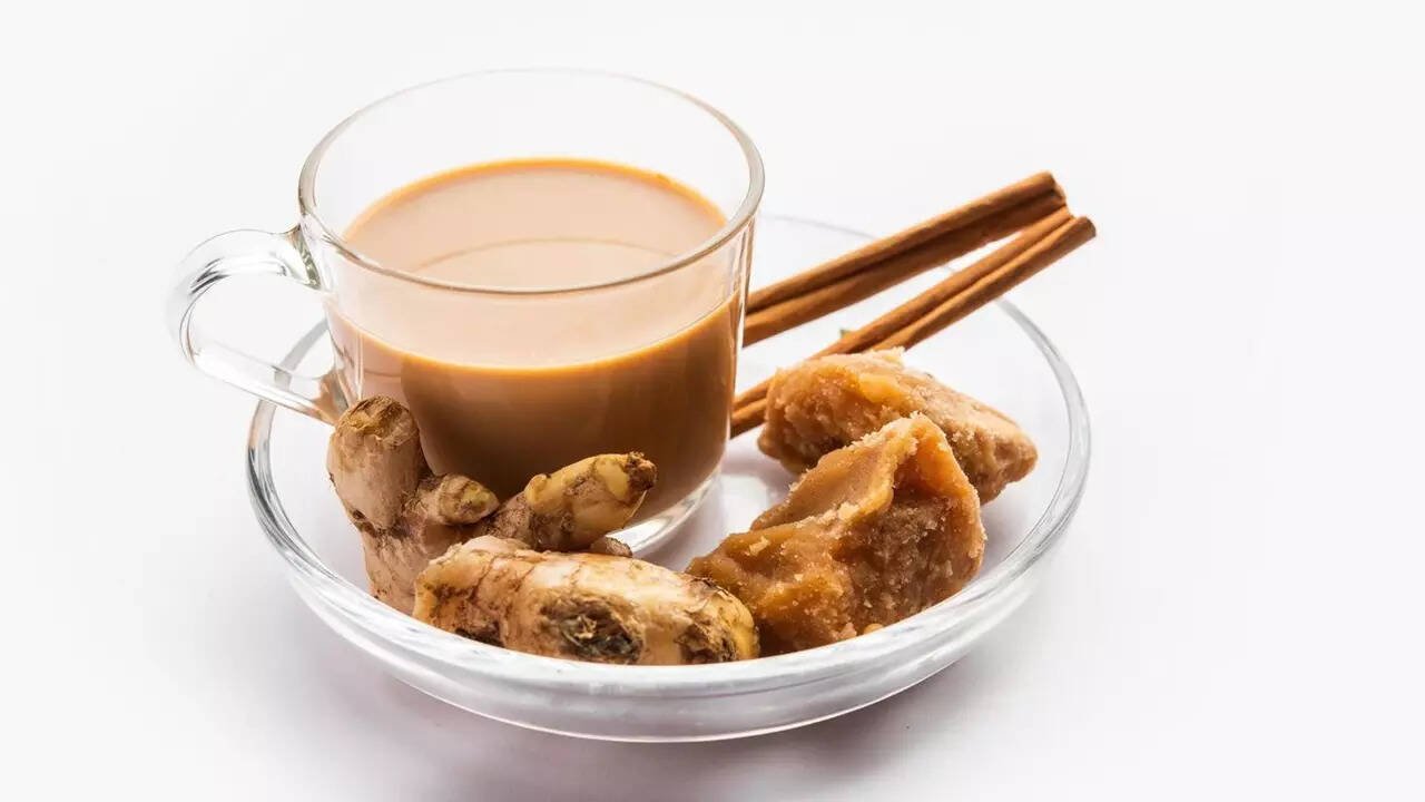Healthy Jaggery Tea Recipe Without Curdling Milk and Simple Preparation Tips