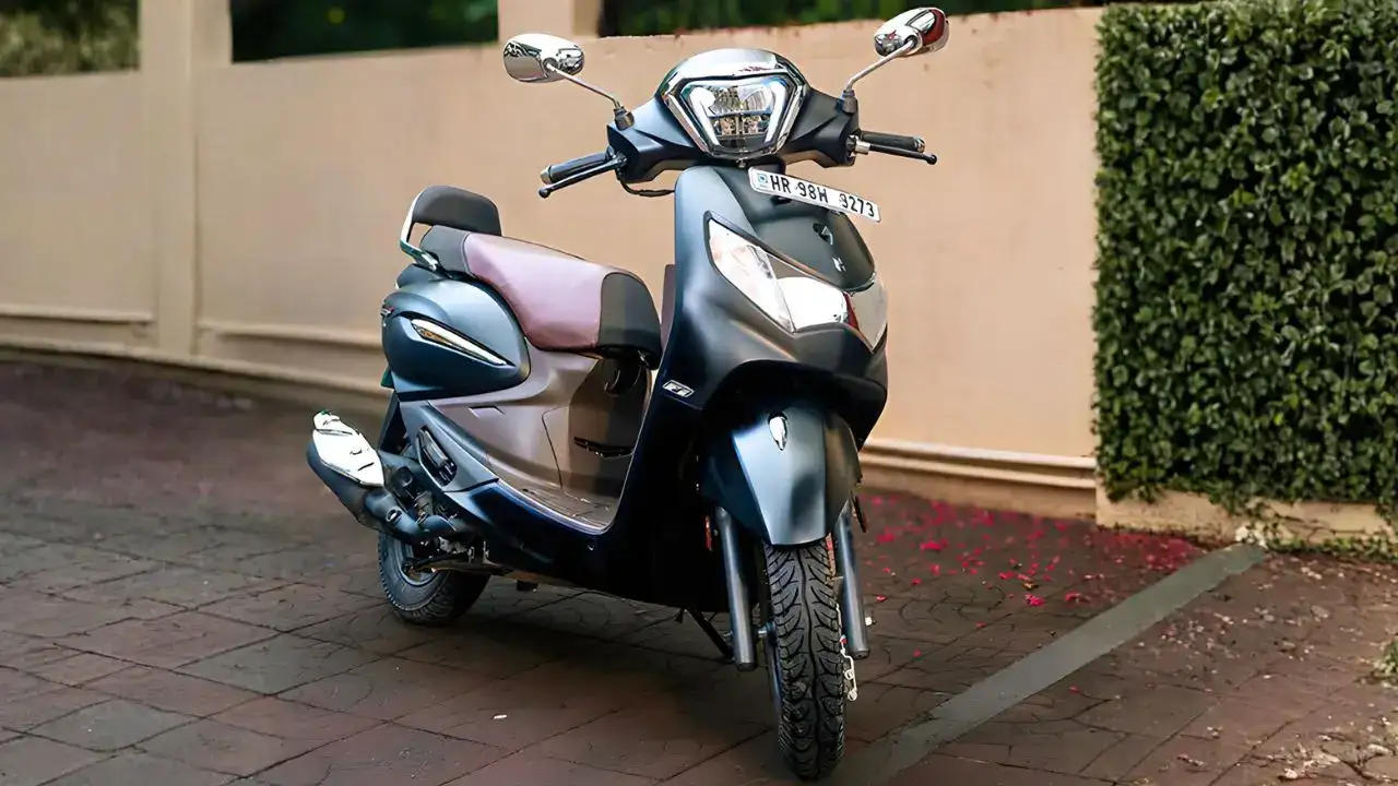 Hero Pleasure Plus Gets a Fresh New Look With Aqua Grey Colour