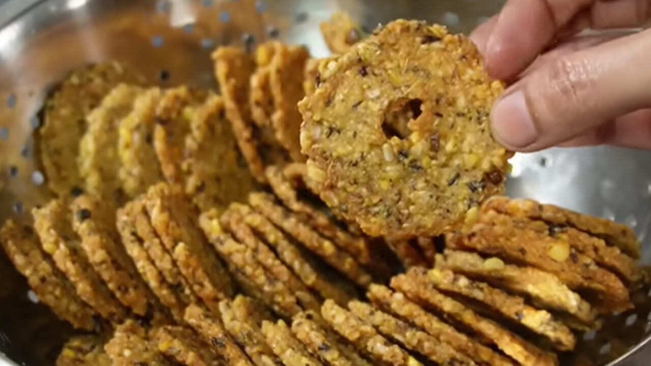 Traditional Chekka Garelu Recipe Brings Crunchy South Indian Flavour