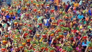 Lal Darwaza Bonalu Draws Huge Crowds in Hyderabad Old City