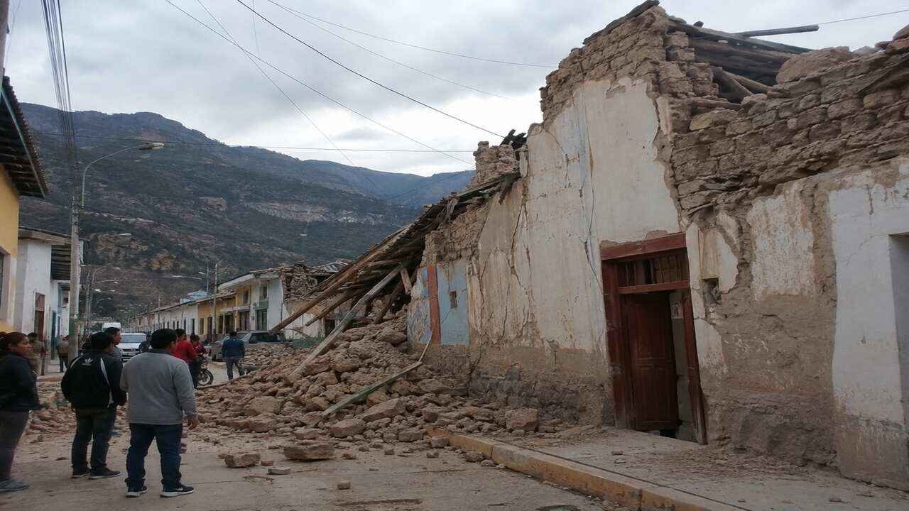 Strong Earthquake Jolts Southern Peru