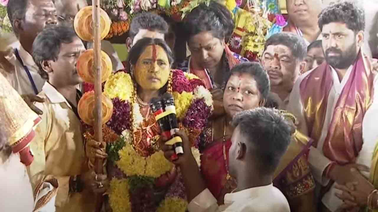 Swarnalatha Rangam Prophecy Draws Attention at Secunderabad Bonalu Festival