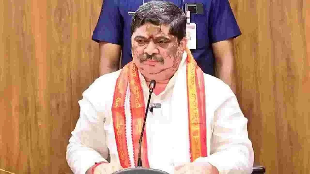 Ponnam Prabhakar Announces Free Power and 700 Special Buses for Ganesh Festivities