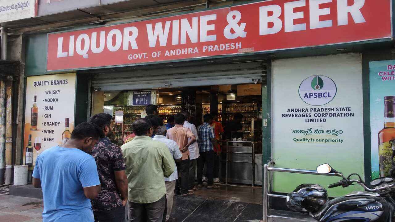 Andhra Pradesh Extends Liquor Shop Licences for Another Year