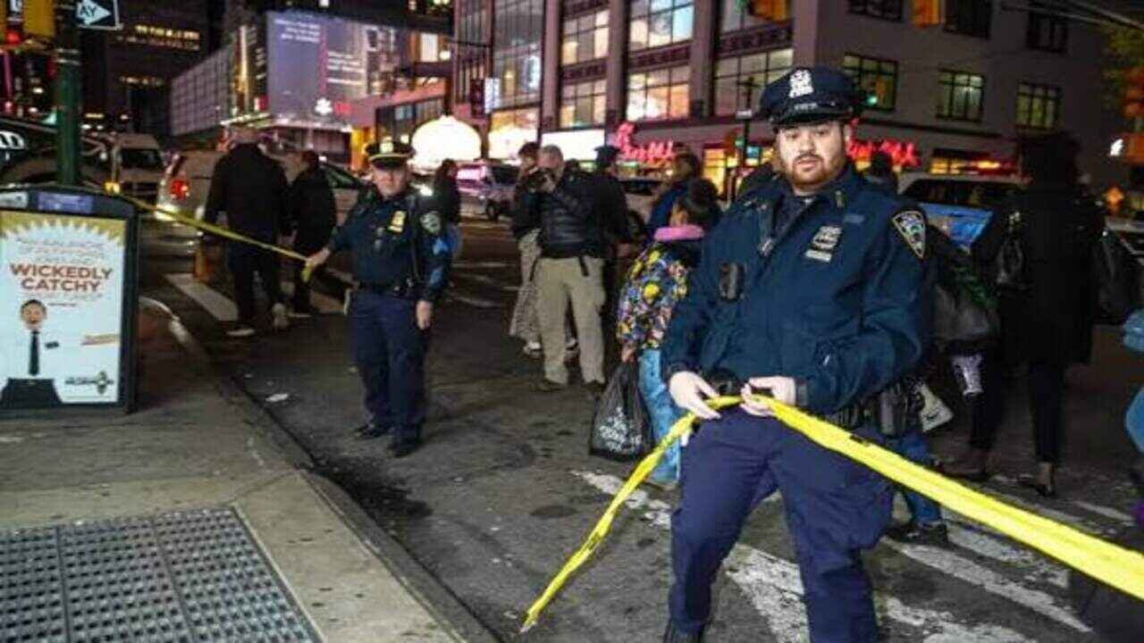 Times Square Knife Attack: Knife Attack in New York Times Square Leaves One Dead